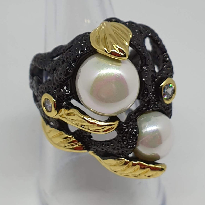 Missaji Large Pearl stone black and gold fitted fashion cocktail ring