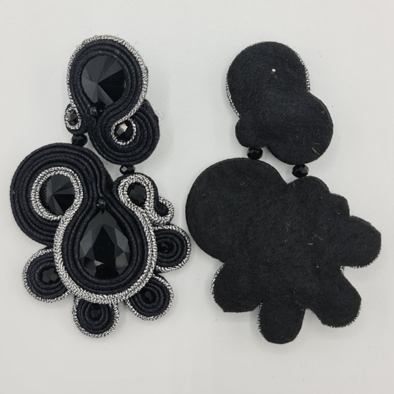 Missaji Trendy Ethnic style Black Earrings